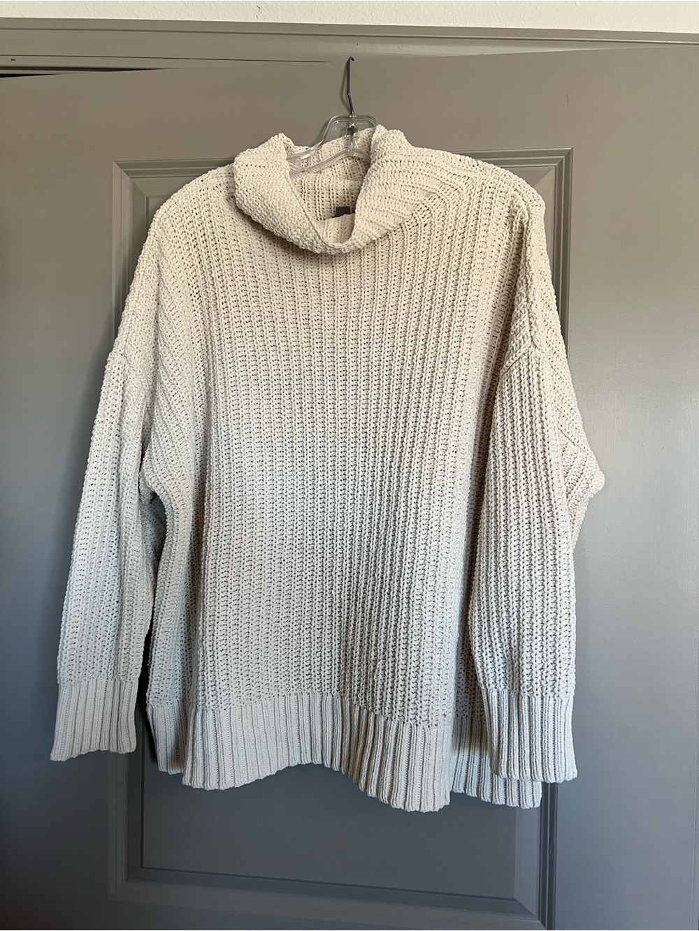 aerie Cream Chunky Turtleneck Sweater Size Medium